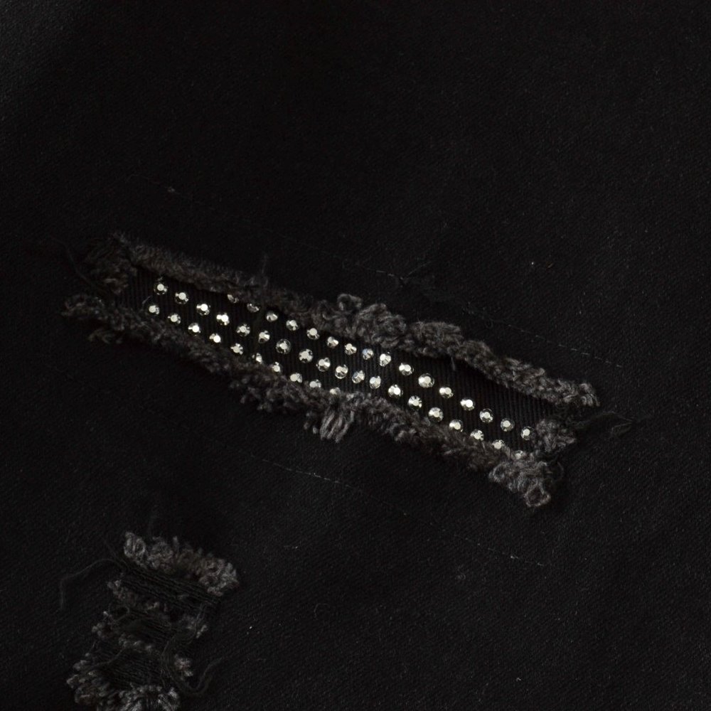 AMIRI Fashionable Riveted Ripped Jeans - Picture 9 of 14